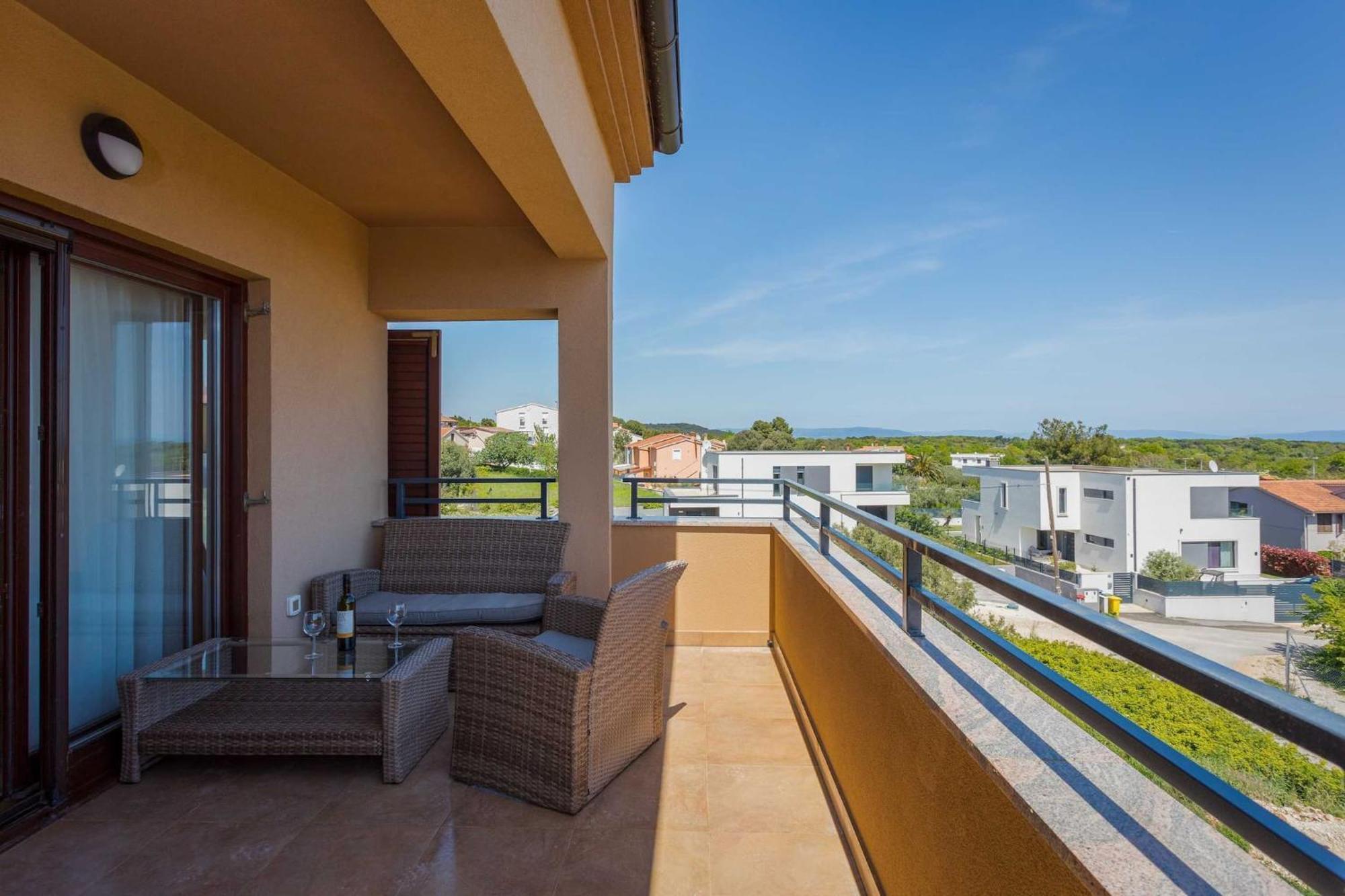 Apartments Cesare With Shared Pool Ližnjan Exterior foto